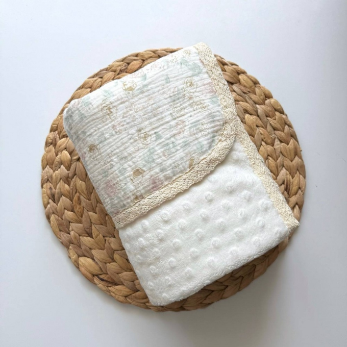 Paturica bebe din muselina si tesatura minky, Pastel